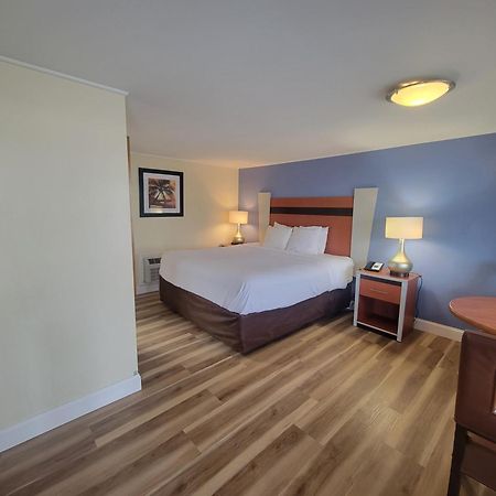 Days Inn By Wyndham - Cape Cod West Yarmouth Exterior foto