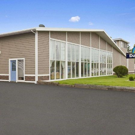 Days Inn By Wyndham - Cape Cod West Yarmouth Exterior foto
